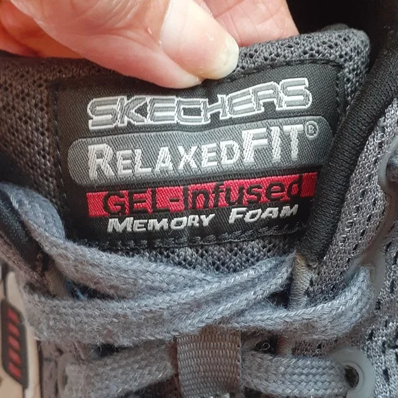 Men's Skechers 9.5 relaxed fit, gel infused, memory foam Charcoal Black Sneakers - Picture 5 of 8